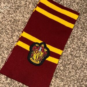 Wizarding World HARRY POTTER Gryffindor Scarf Maroon and Gold